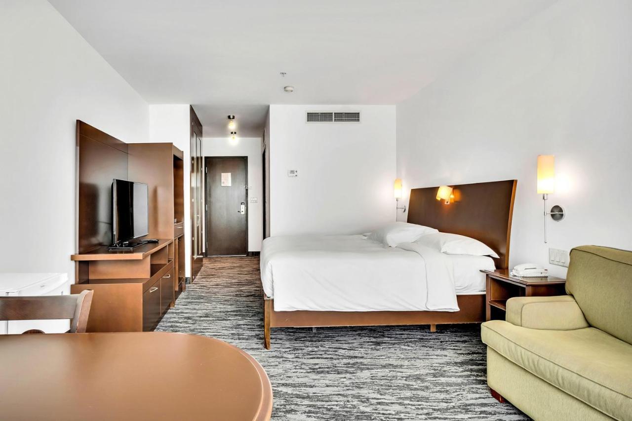 בושרוויל Hotel Mortagne מראה חיצוני תמונה