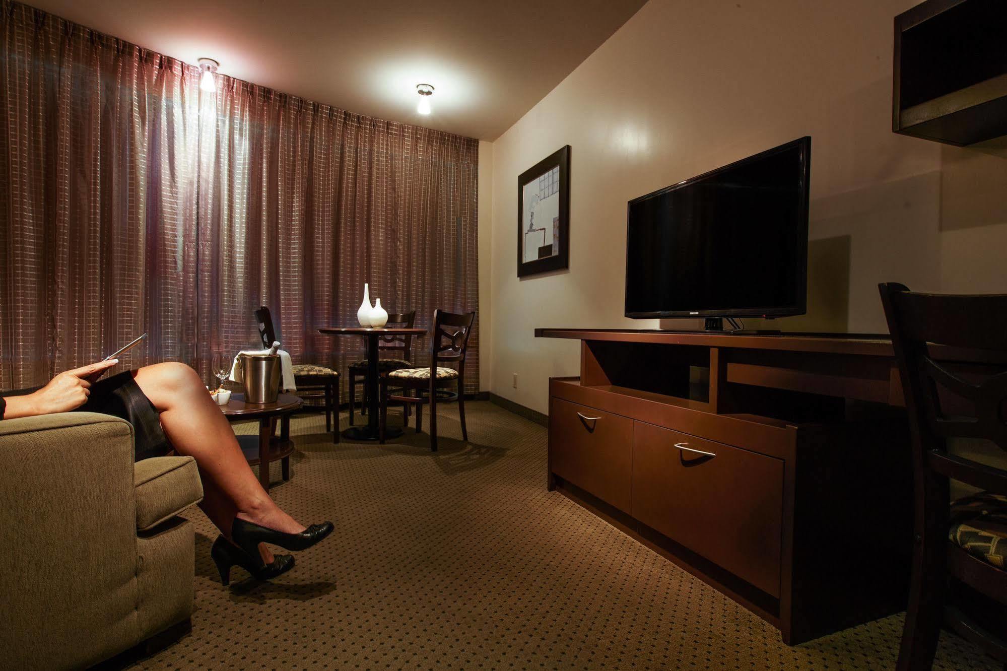 בושרוויל Hotel Mortagne מראה חיצוני תמונה